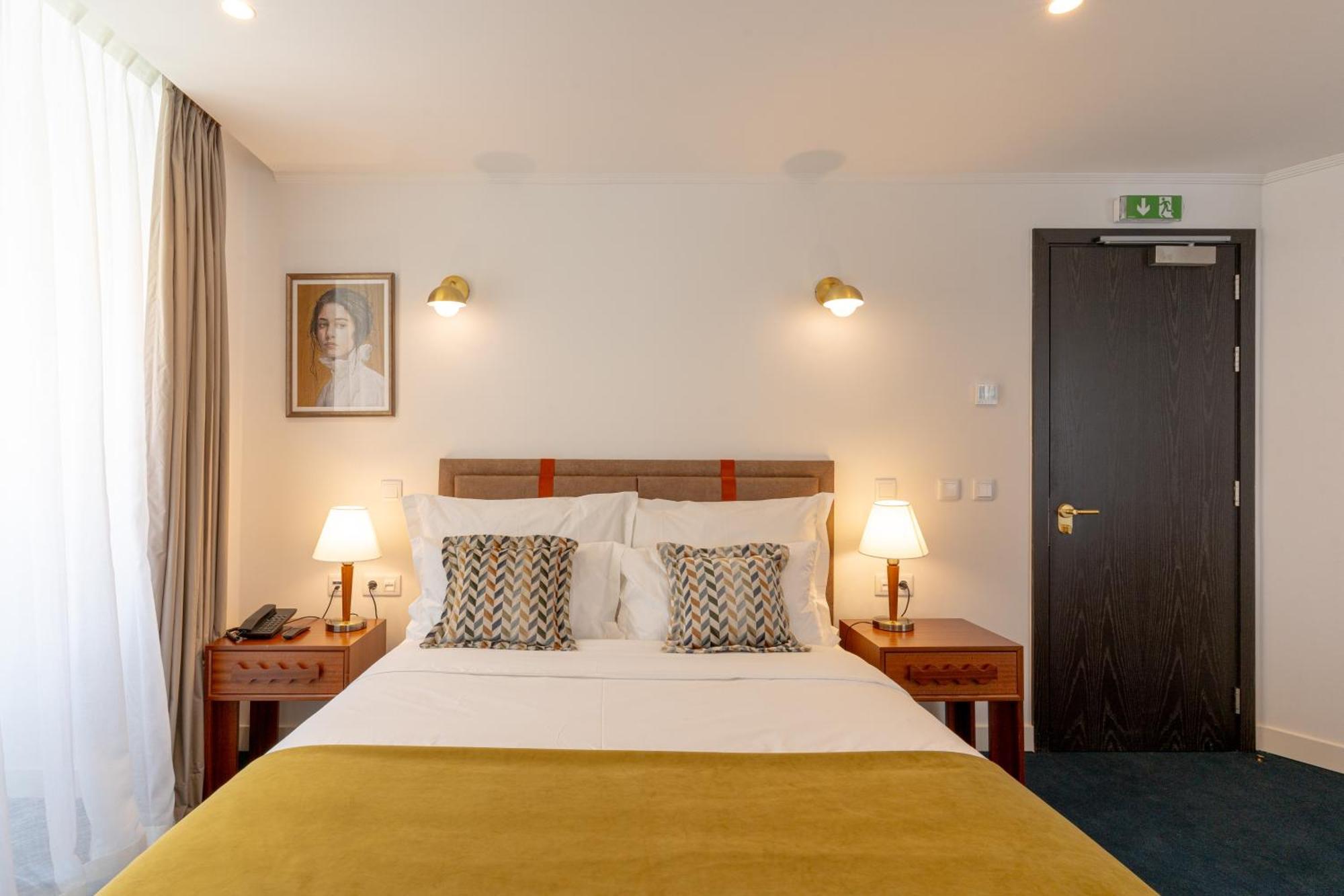 Westlight Lisboa Madalena Hotel Bagian luar foto